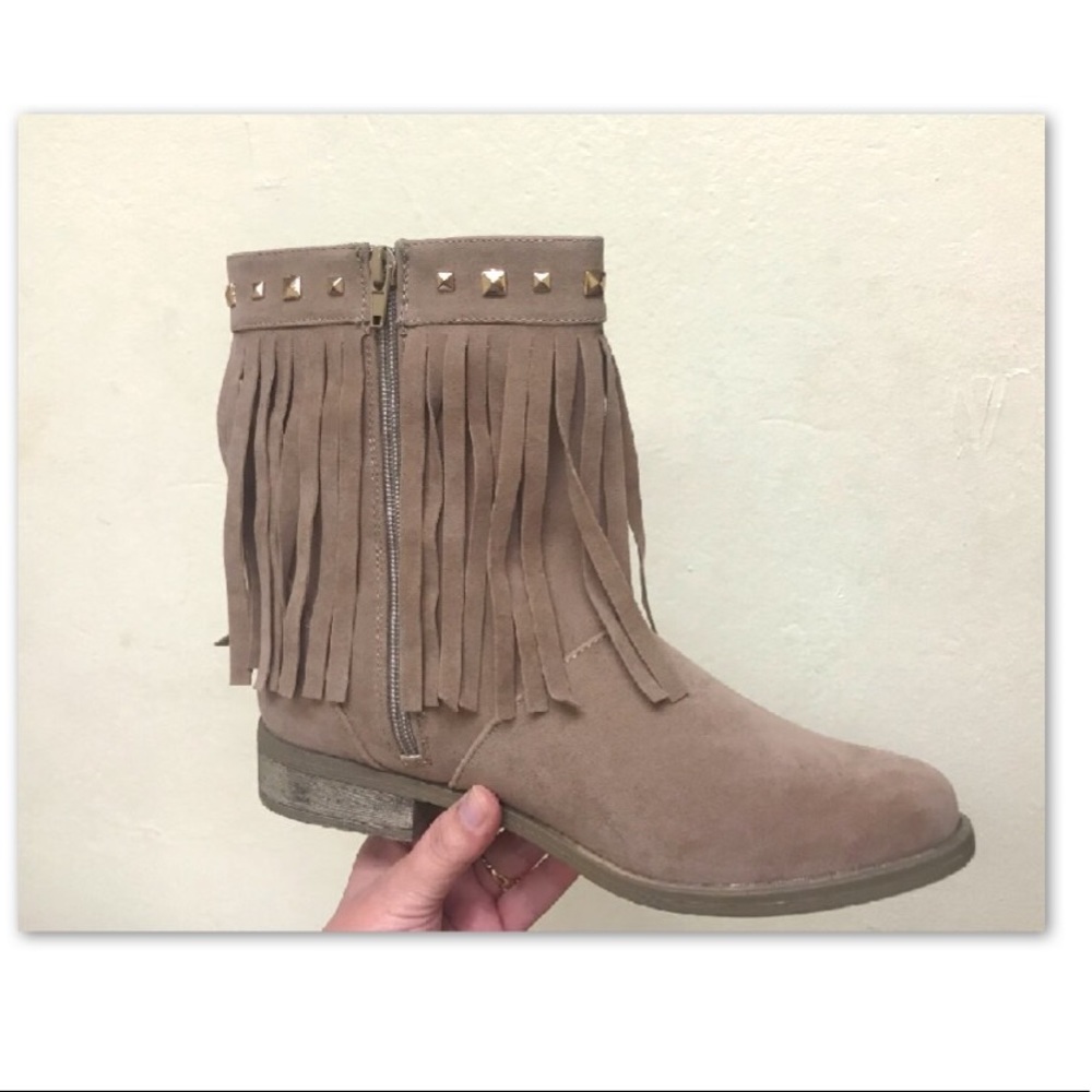 Vinjoy Tan Fringe Boots